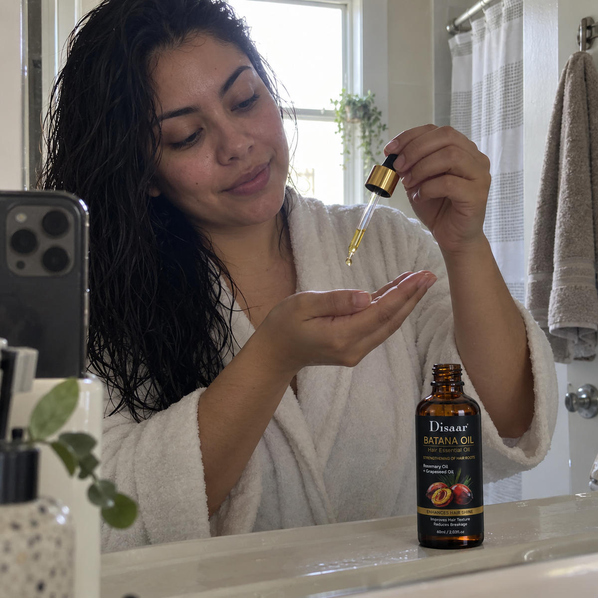 Disaar Batana Oil: cuidado del cabello seco y opaco, escena publicitaria