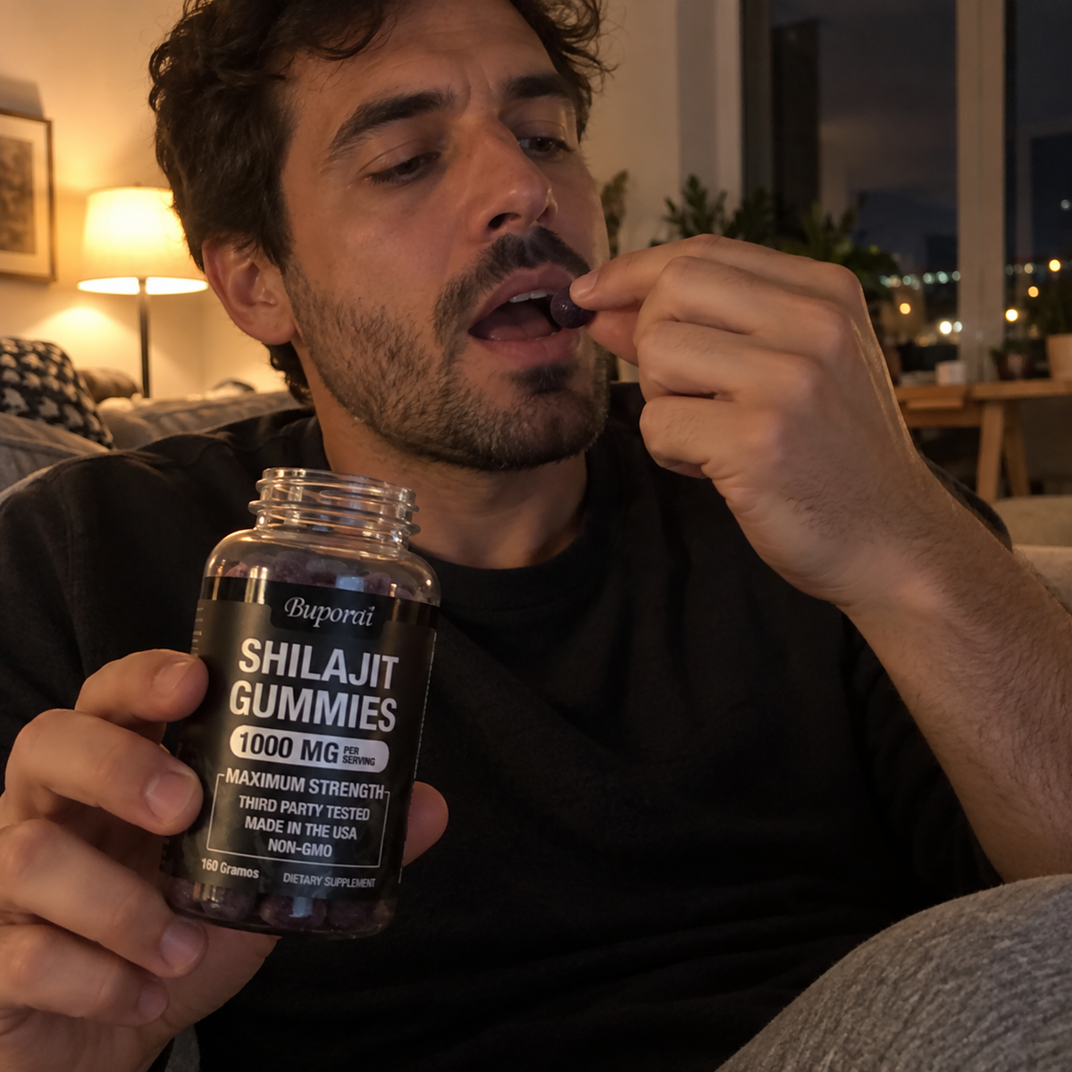 Escena publicitaria de uso de Shilajit Gummies